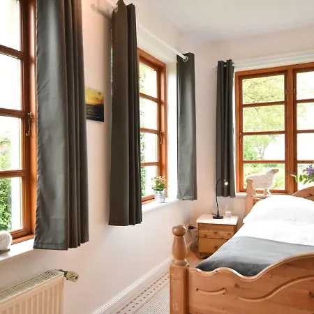 Luxurious Holiday In Stove With Waterfront *